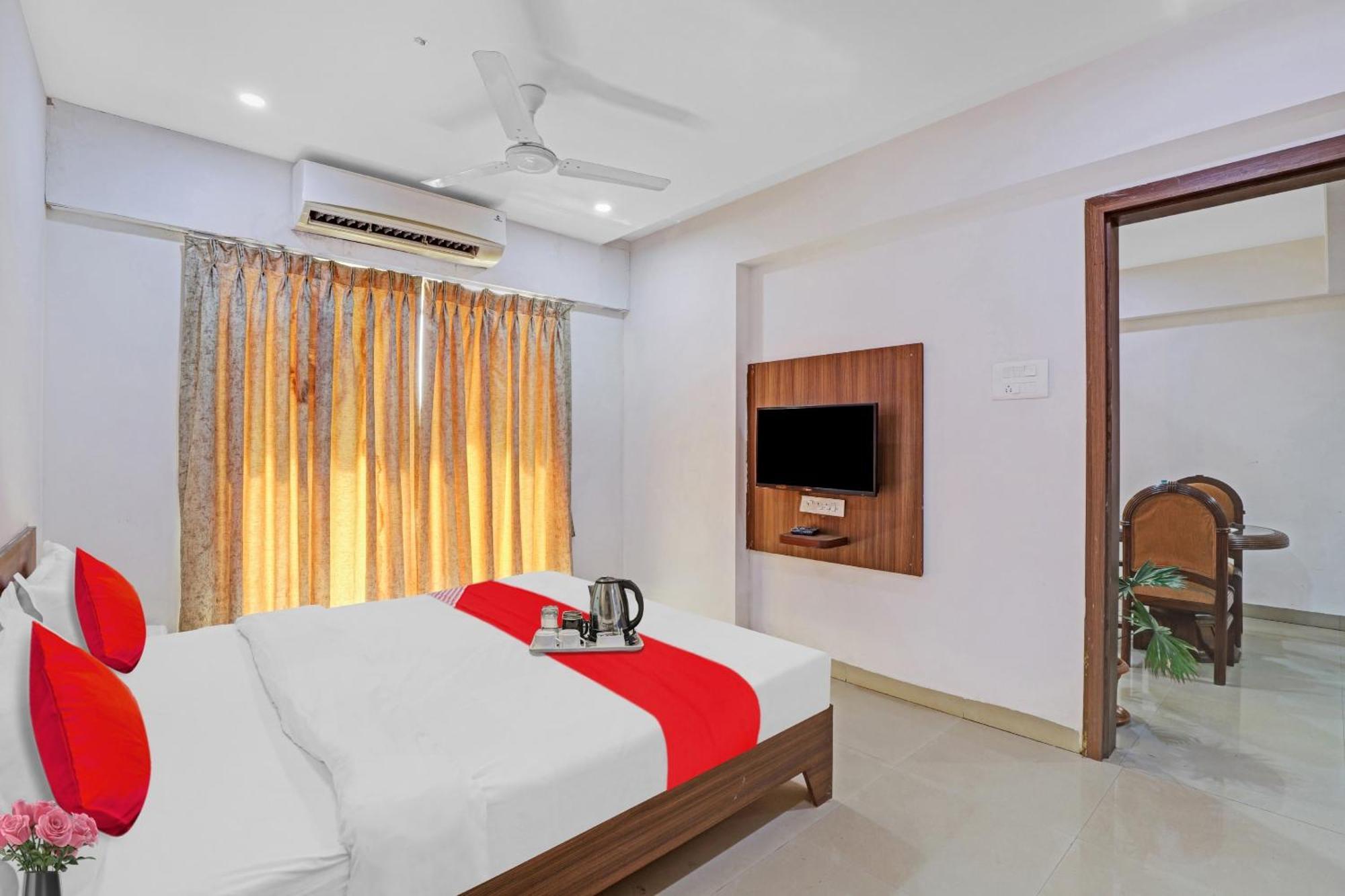 Oyo Flagship Hotel Residency Silvassa Eksteriør billede