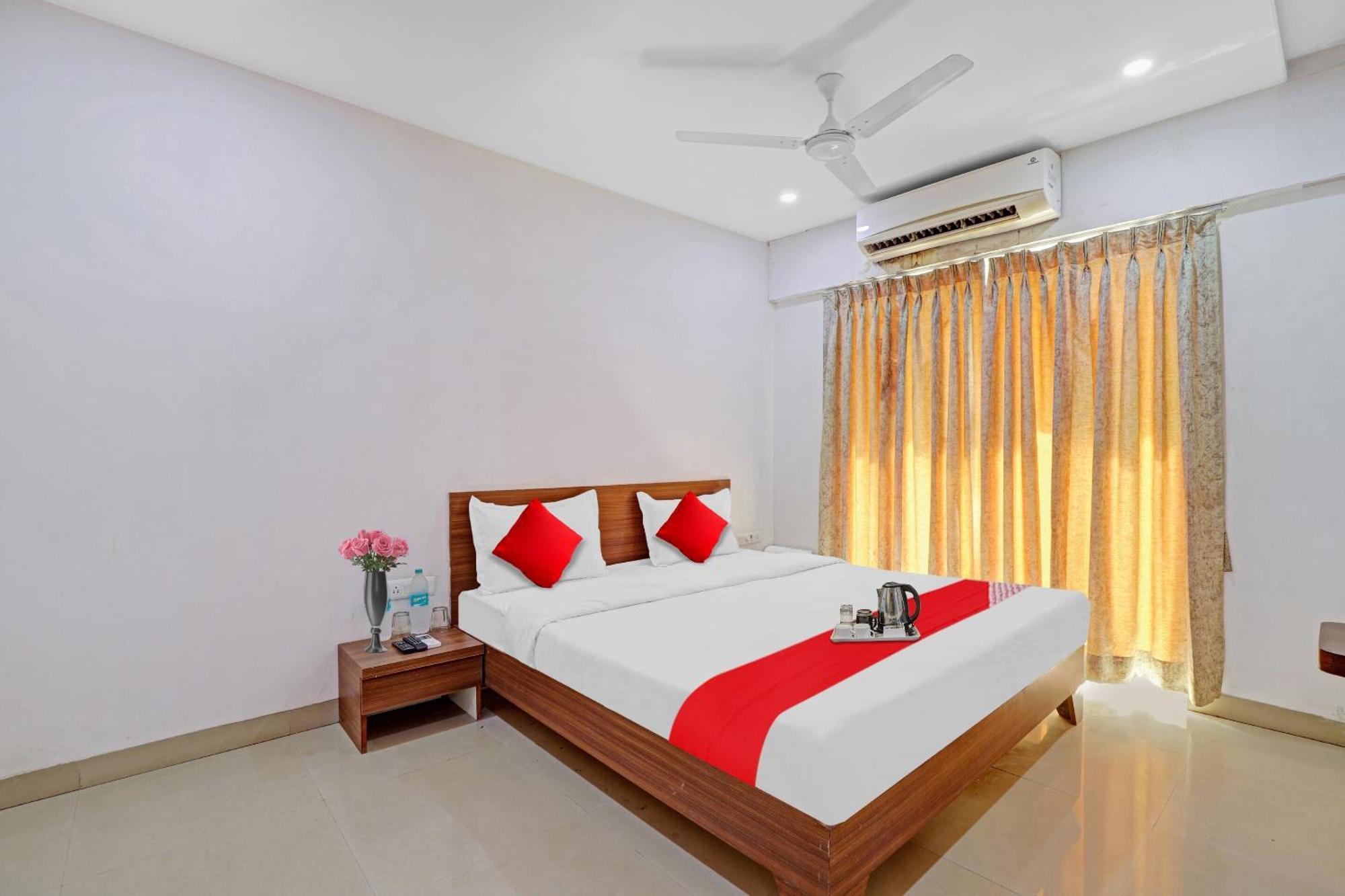 Oyo Flagship Hotel Residency Silvassa Eksteriør billede