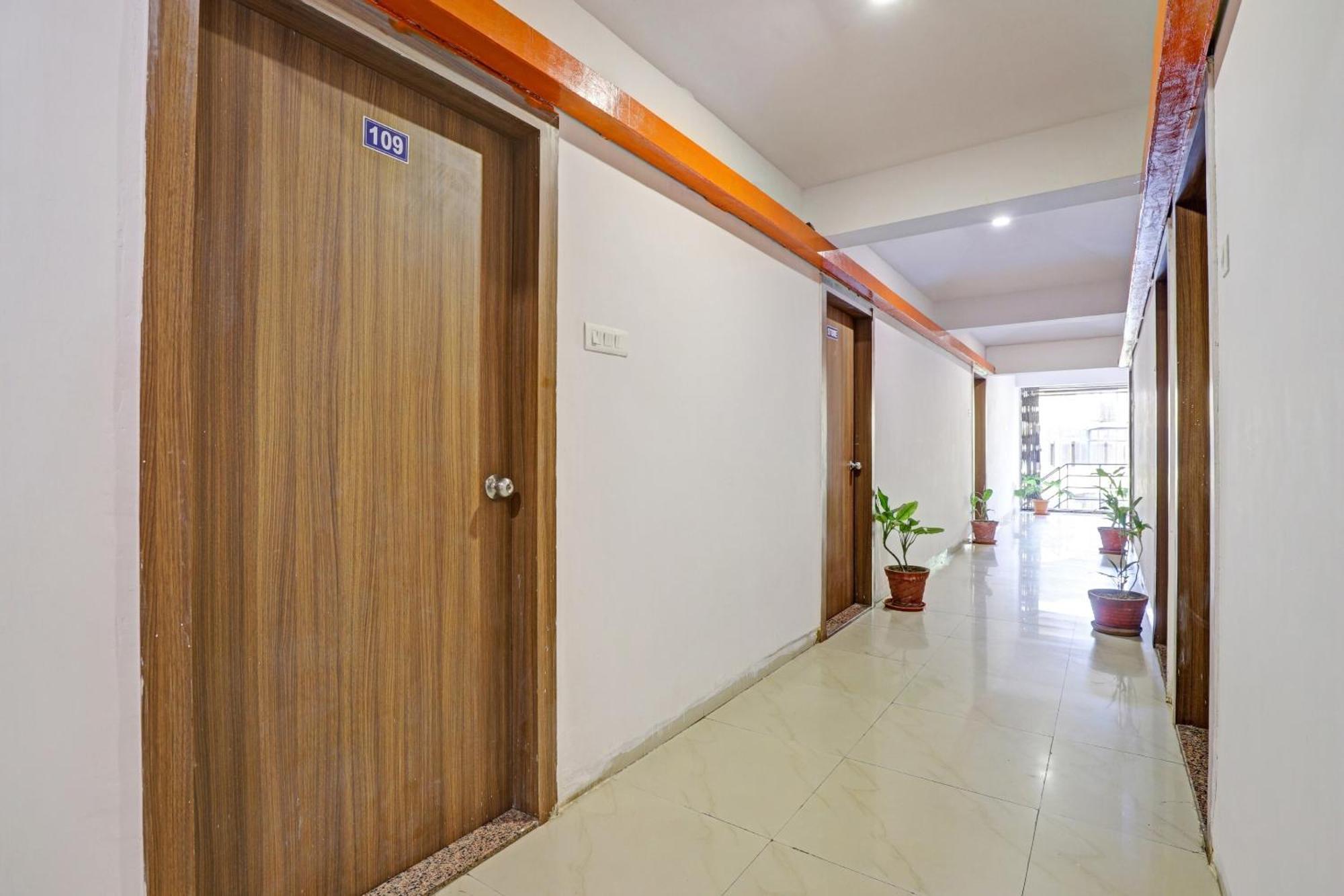 Oyo Flagship Hotel Residency Silvassa Eksteriør billede